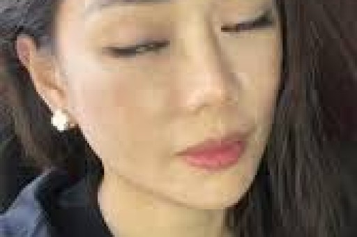 谢贤为曾江洗脚谢贤掌掴曾江事件疑为炒作